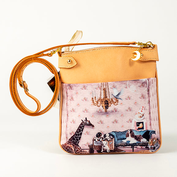 Giraffe, Dogs, Lion - Lady, Giraffe, Dogs, Lion - Isla Crossbody Bag